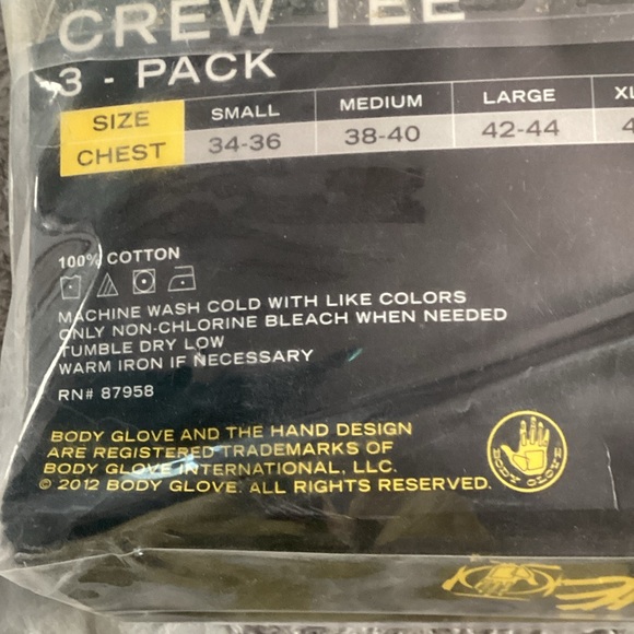 Body Glove Men's White Crew Neck Tee 🦖 - Picture 3 of 5